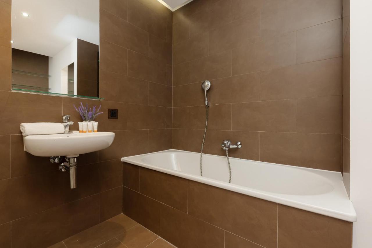 Old Mokotow Spacious Two-Bedroom Apartment By Noclegi Renters Warsaw Ngoại thất bức ảnh